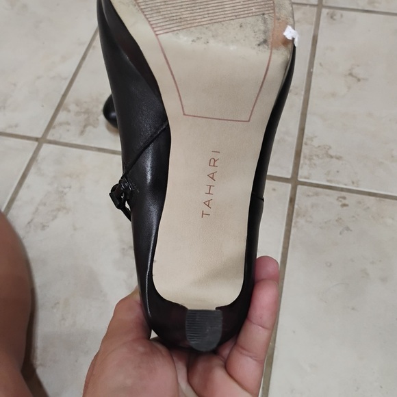 Tahari Serena Black Sleek Leopard Booties Point Toe Zip Up Faux Fur Size 7 - Picture 13 of 15